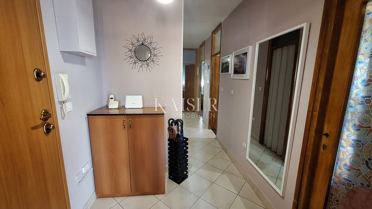 Rijeka, Škurinje, appartamento con due camere da letto con loggia e vista al secondo piano