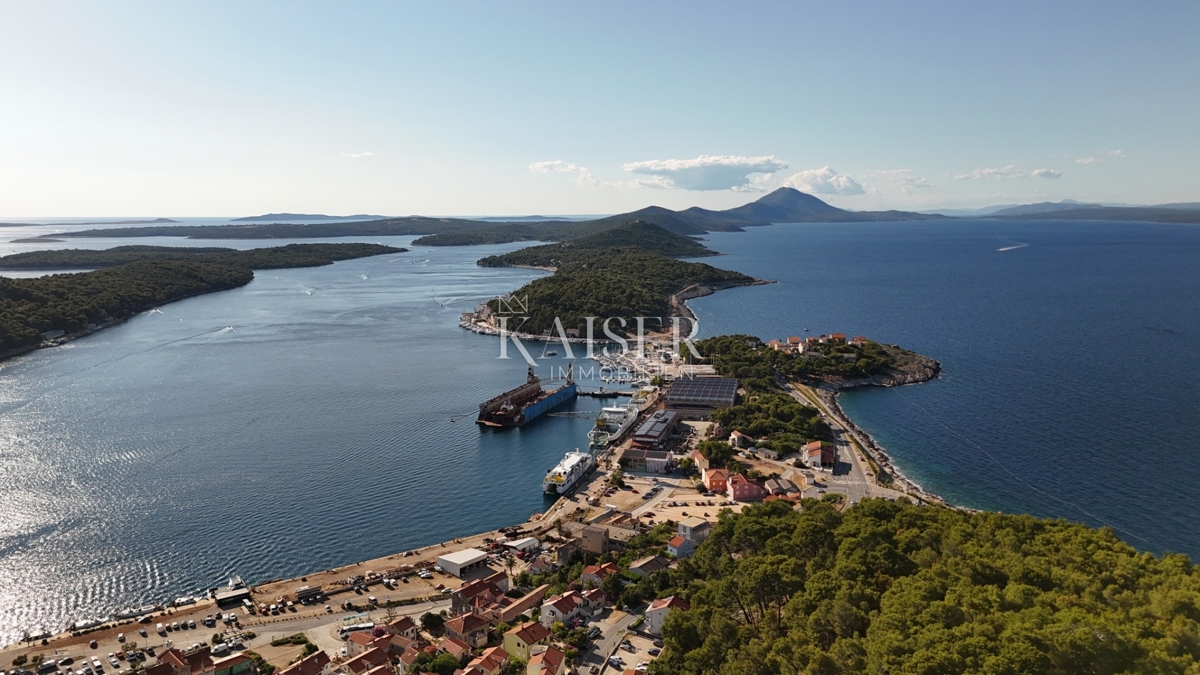 Земля під забудову Mali Lošinj, 581m2