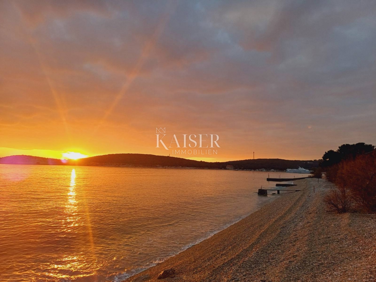 Martinšćica, isola di Cherso, villa mediterranea sulla spiaggia