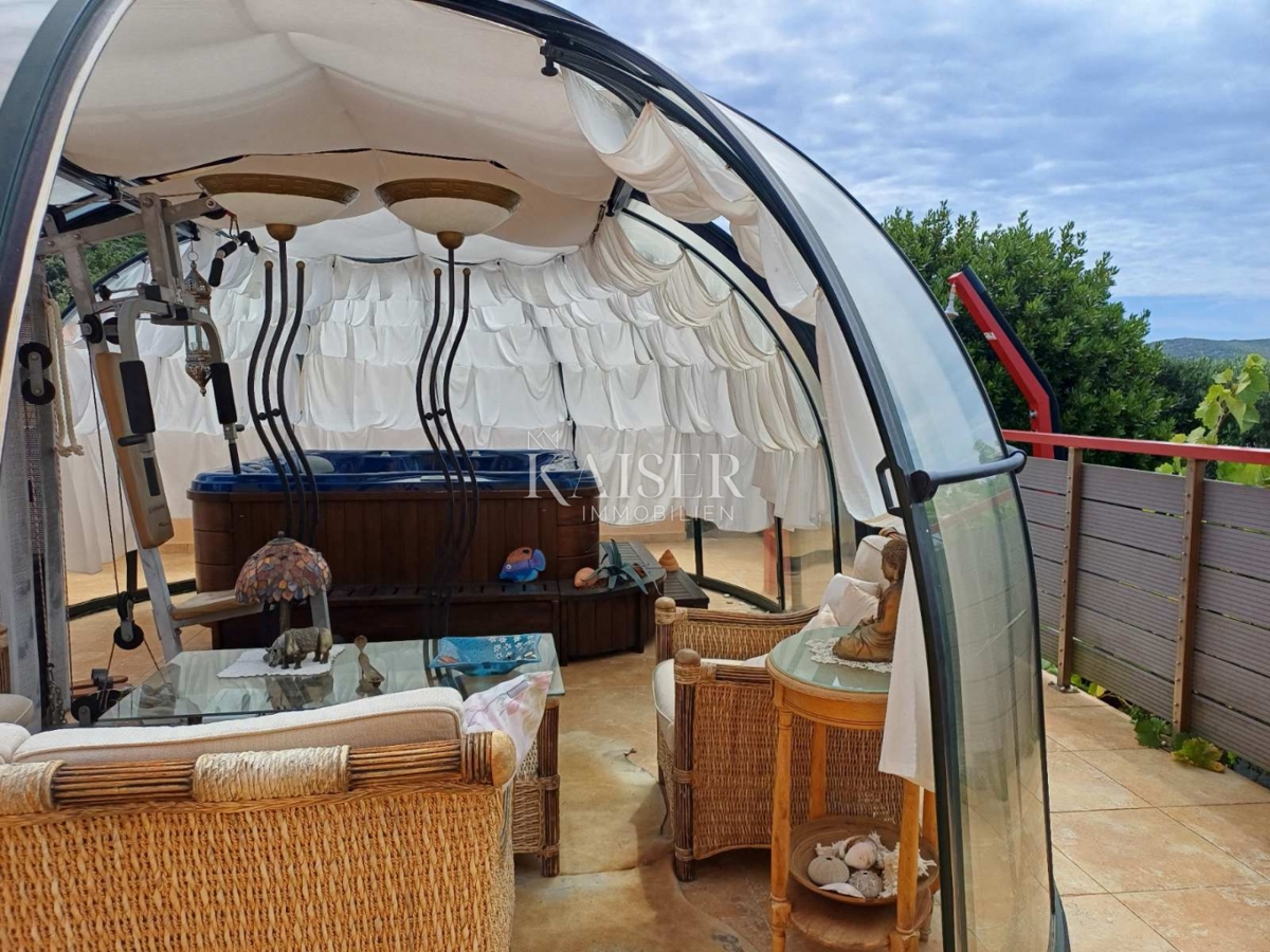 Martinšćica, isola di Cherso, villa mediterranea sulla spiaggia