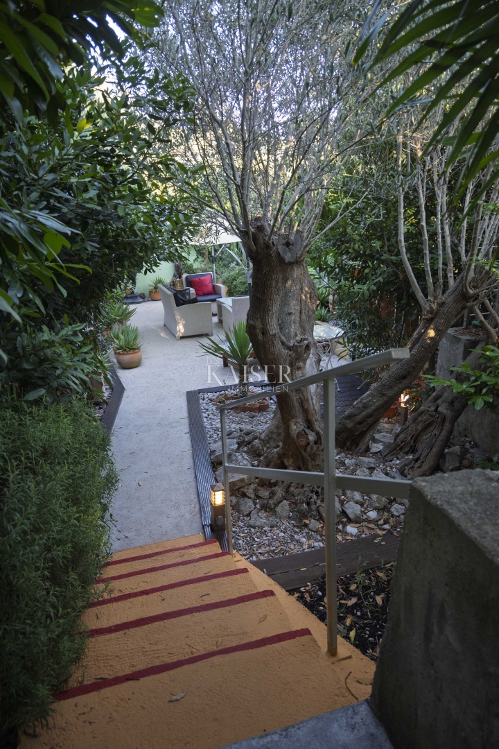 Martinšćica, isola di Cherso, villa mediterranea sulla spiaggia