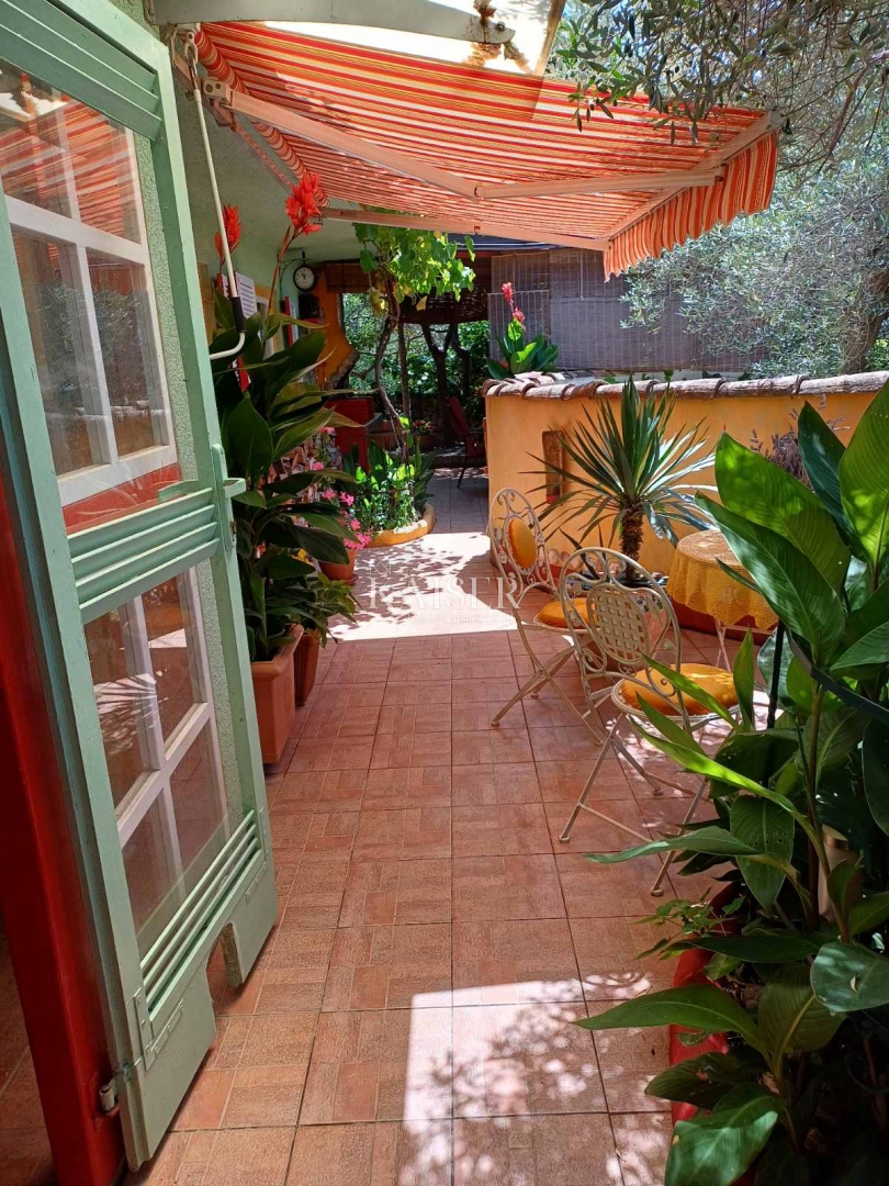 Martinšćica, isola di Cherso, villa mediterranea sulla spiaggia