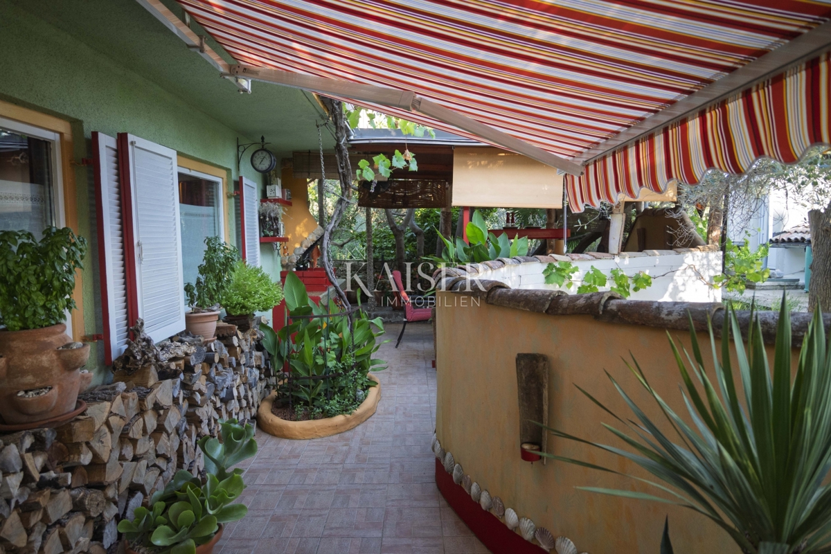 Martinšćica, isola di Cherso, villa mediterranea sulla spiaggia