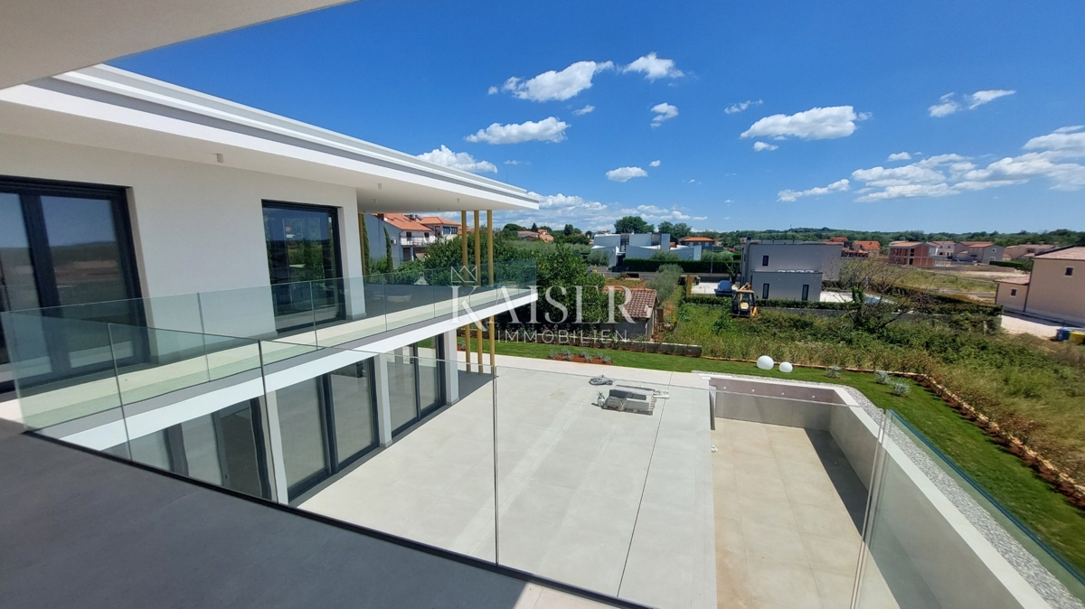 Istria, Parenzo, dintorni - villa moderna con piscina, 330m2