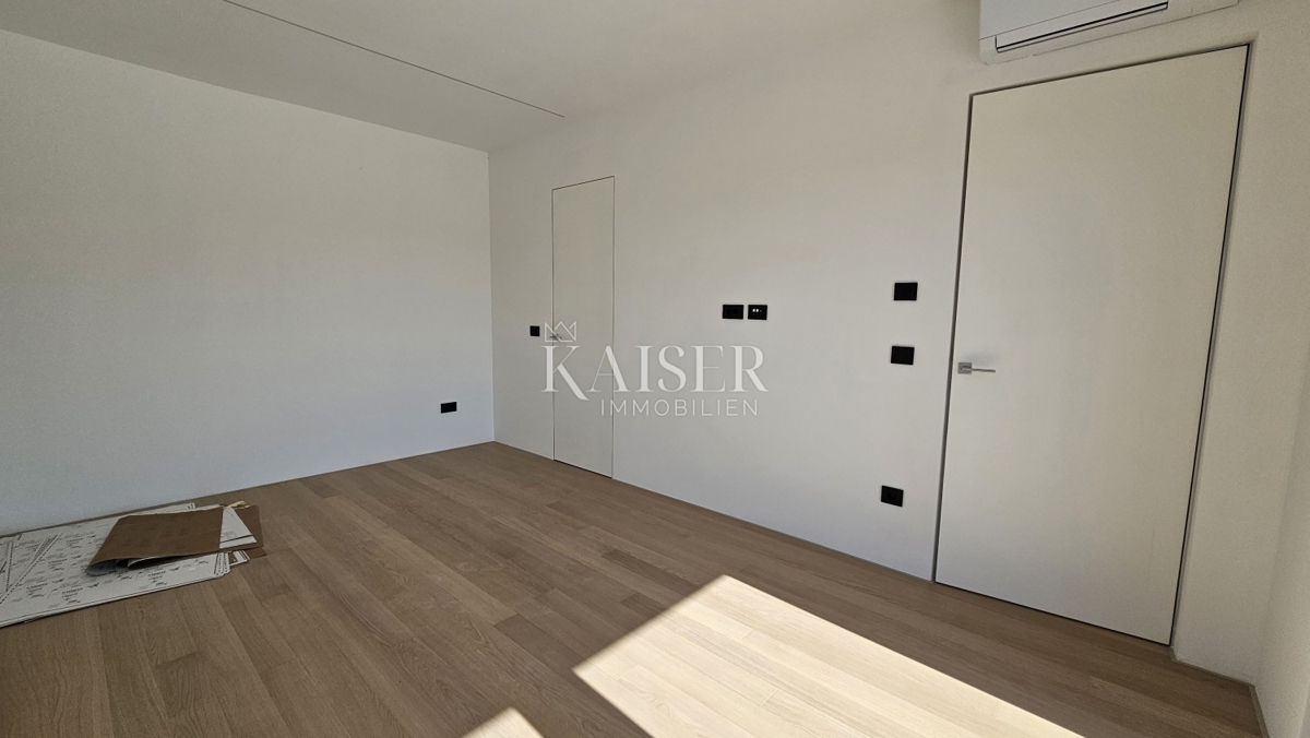 Istria, Parenzo, dintorni - villa moderna con piscina, 330m2