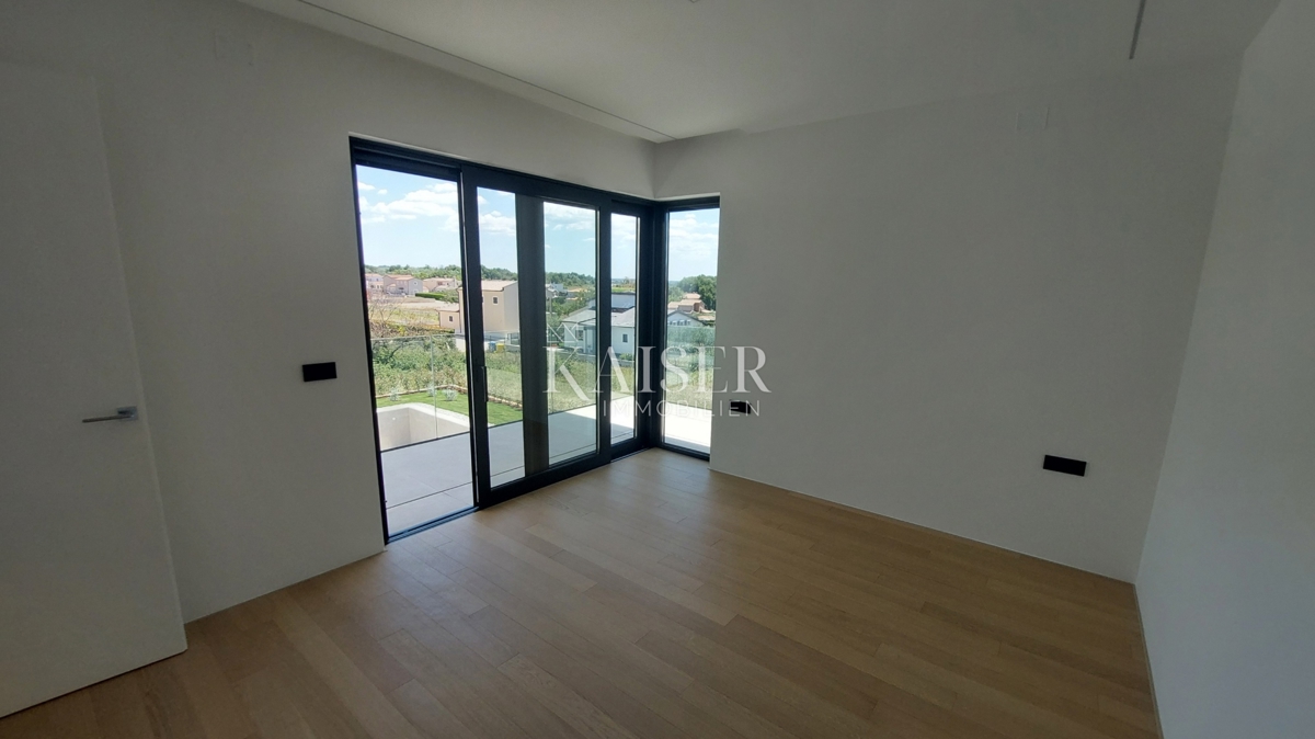 Istria, Parenzo, dintorni - villa moderna con piscina, 330m2