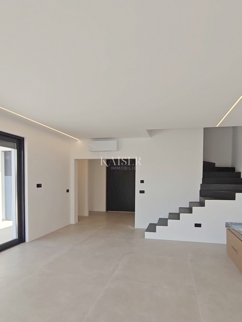 Istria, Parenzo, dintorni - villa moderna con piscina, 330m2