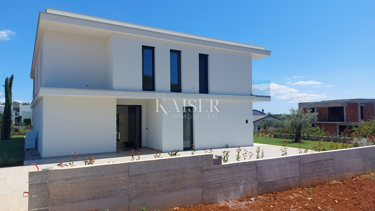 Istria, Parenzo, dintorni - villa moderna con piscina, 330m2