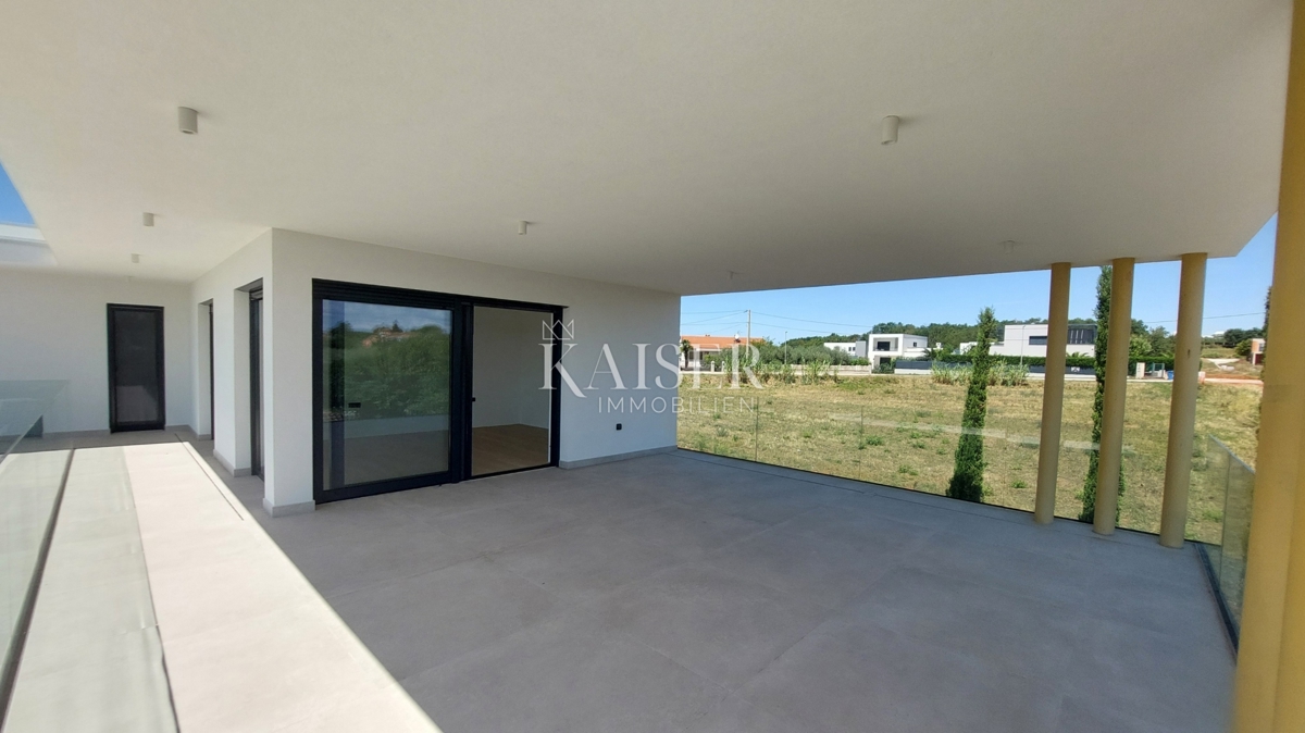 Istria, Parenzo, dintorni - villa moderna con piscina, 330m2
