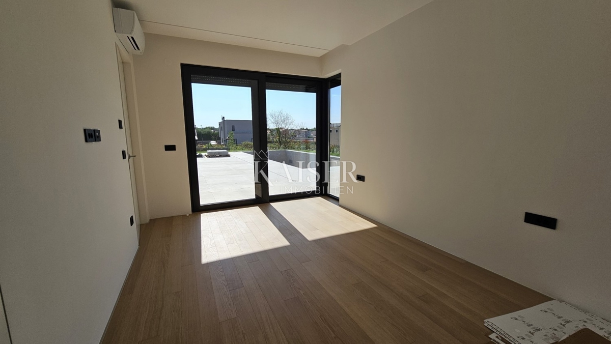 Istria, Parenzo, dintorni - villa moderna con piscina, 330m2