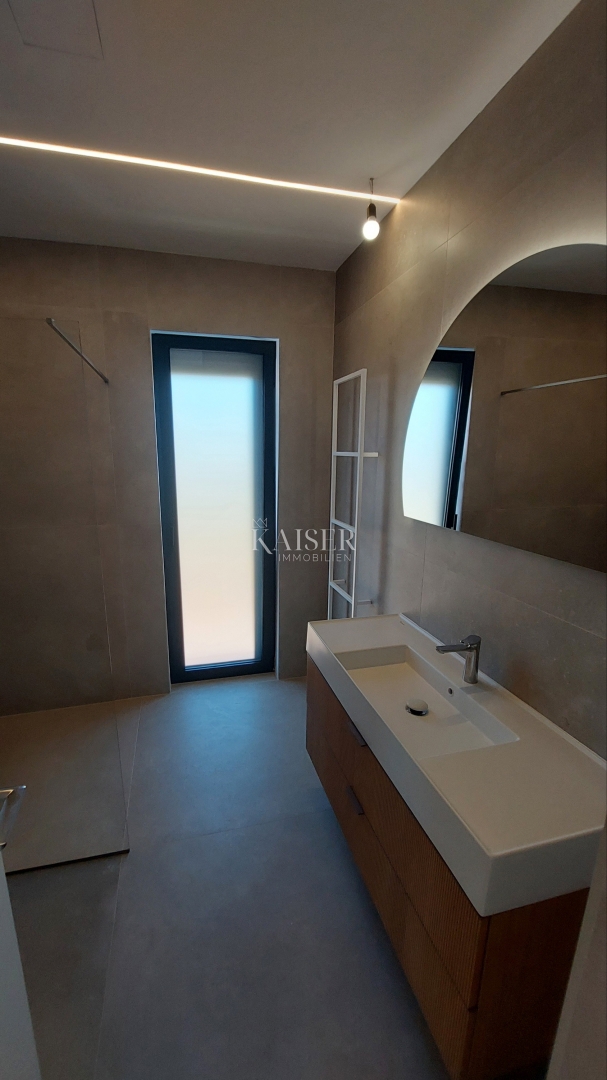 Istria, Parenzo, dintorni - villa moderna con piscina, 330m2