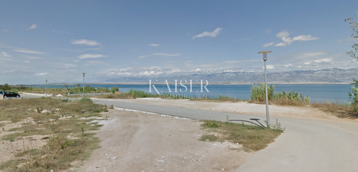 PRIVLAKA, SABUNIKE – TERRENO EDIFICABILE A 400 METRI DALLA SPIAGGIA DI SABBIA