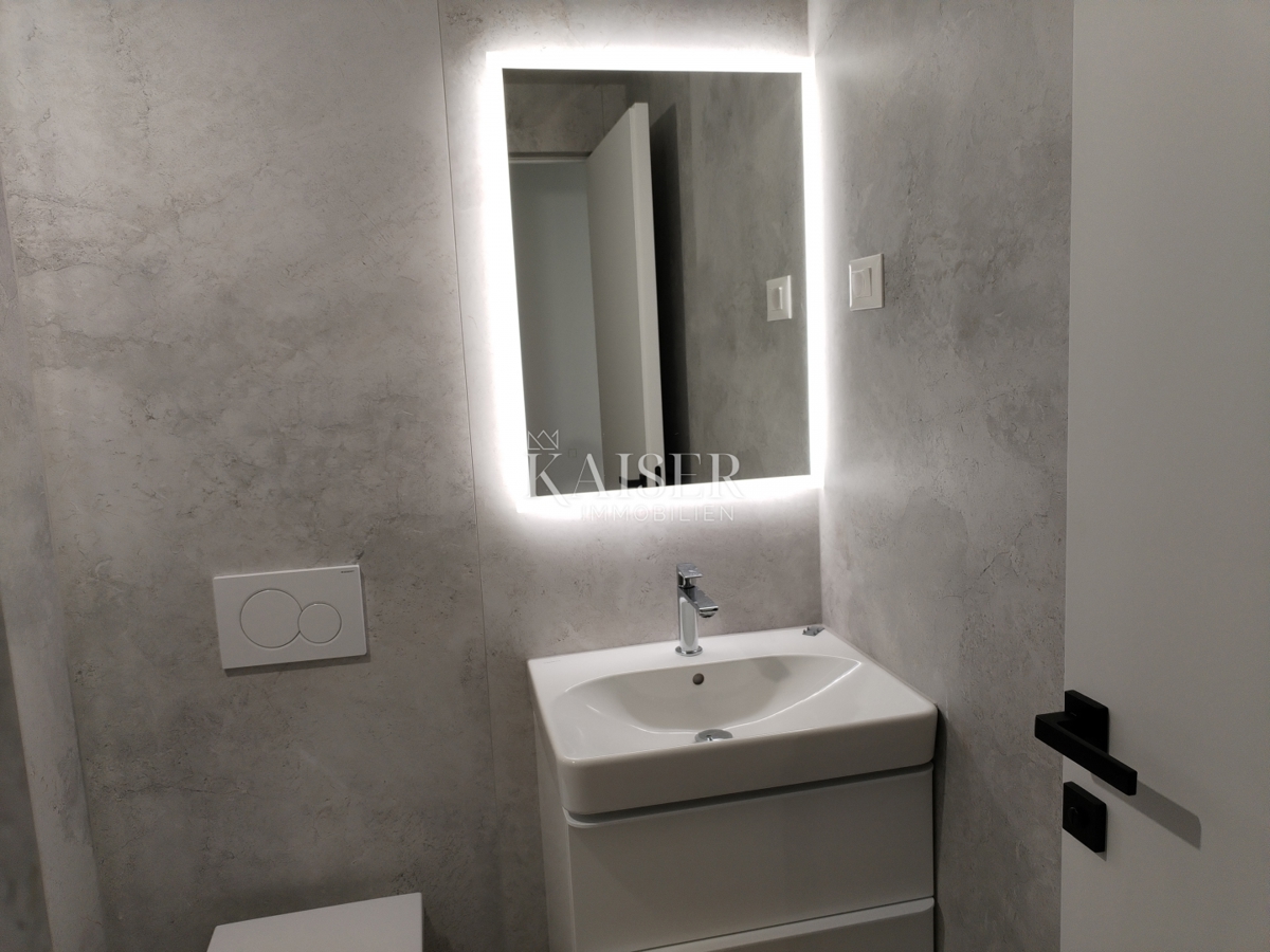 Istria, Umago, appartamento in un nuovo edificio di 80,66 m2 con vista mare