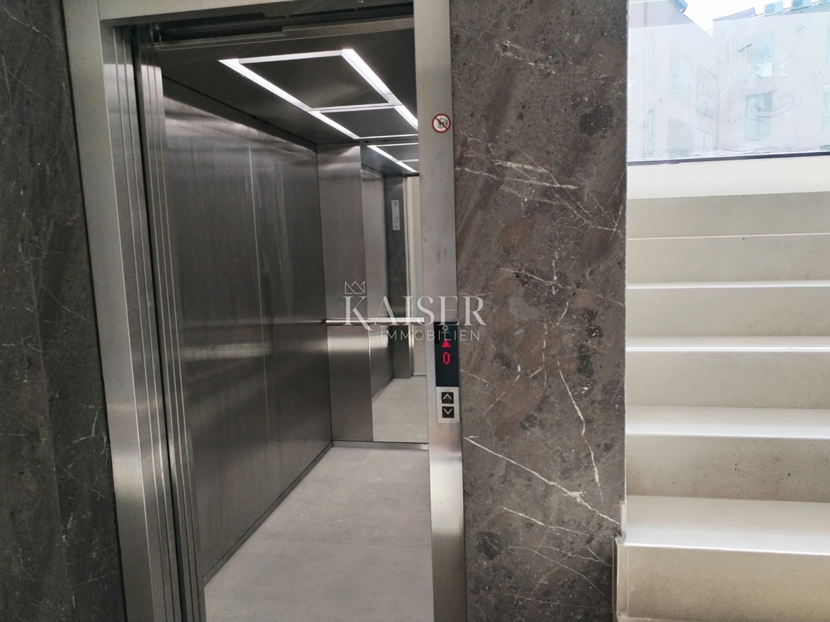 Istria, Umago, appartamento in un nuovo edificio di 80,66 m2 con vista mare