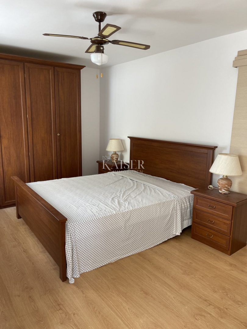 Mali Lošinj, casa storica ristrutturata nel centro, 261 m², 3 piani, giardino