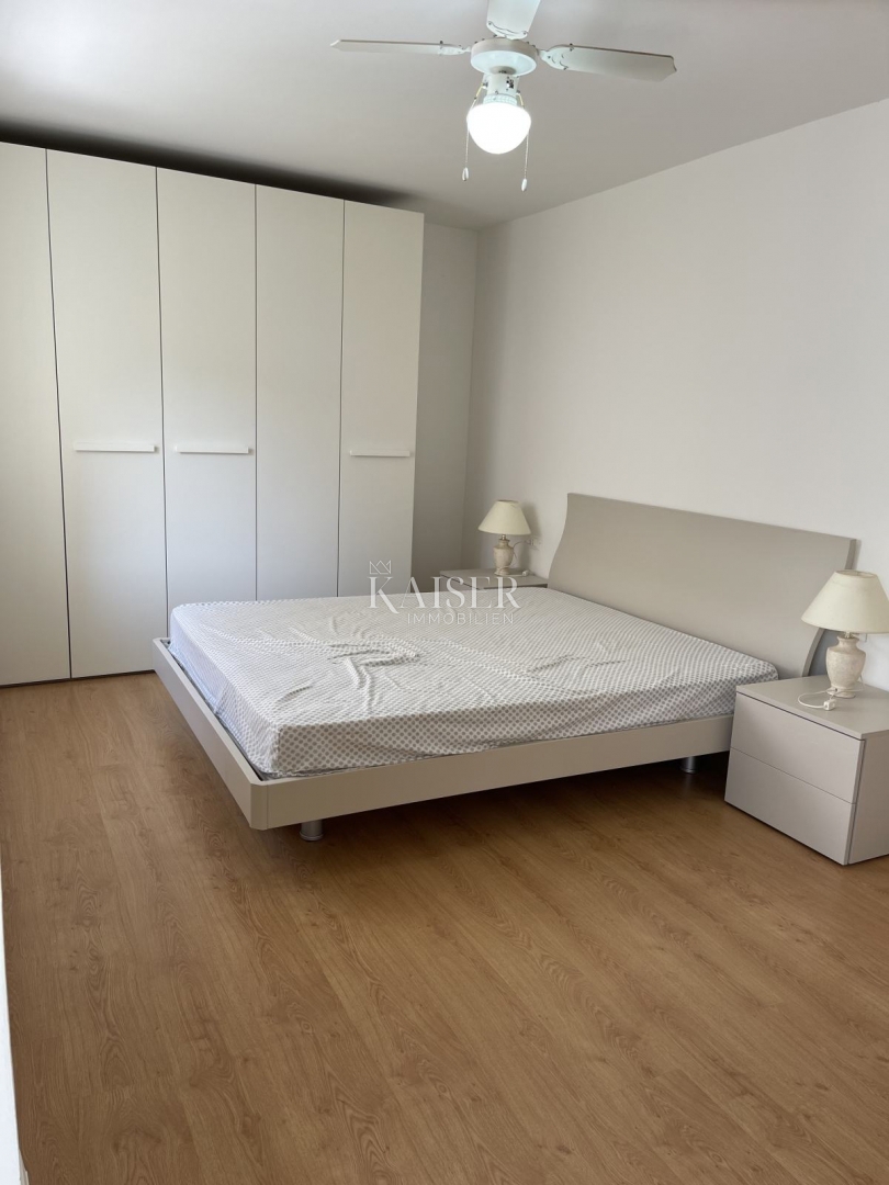 Mali Lošinj, casa storica ristrutturata nel centro, 261 m², 3 piani, giardino