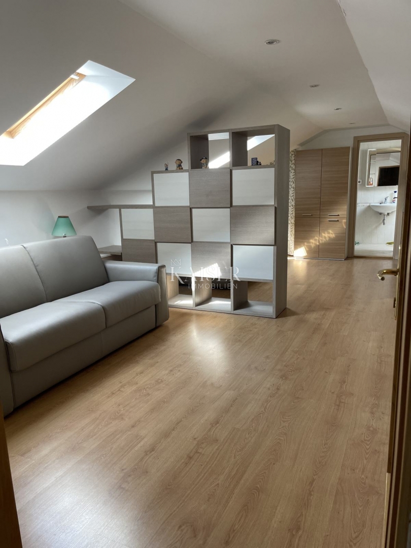 Mali Lošinj, casa storica ristrutturata nel centro, 261 m², 3 piani, giardino