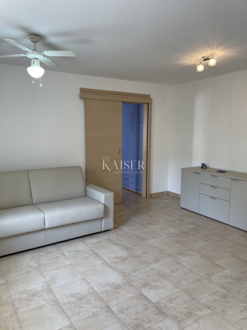 Mali Lošinj, casa storica ristrutturata nel centro, 261 m², 3 piani, giardino