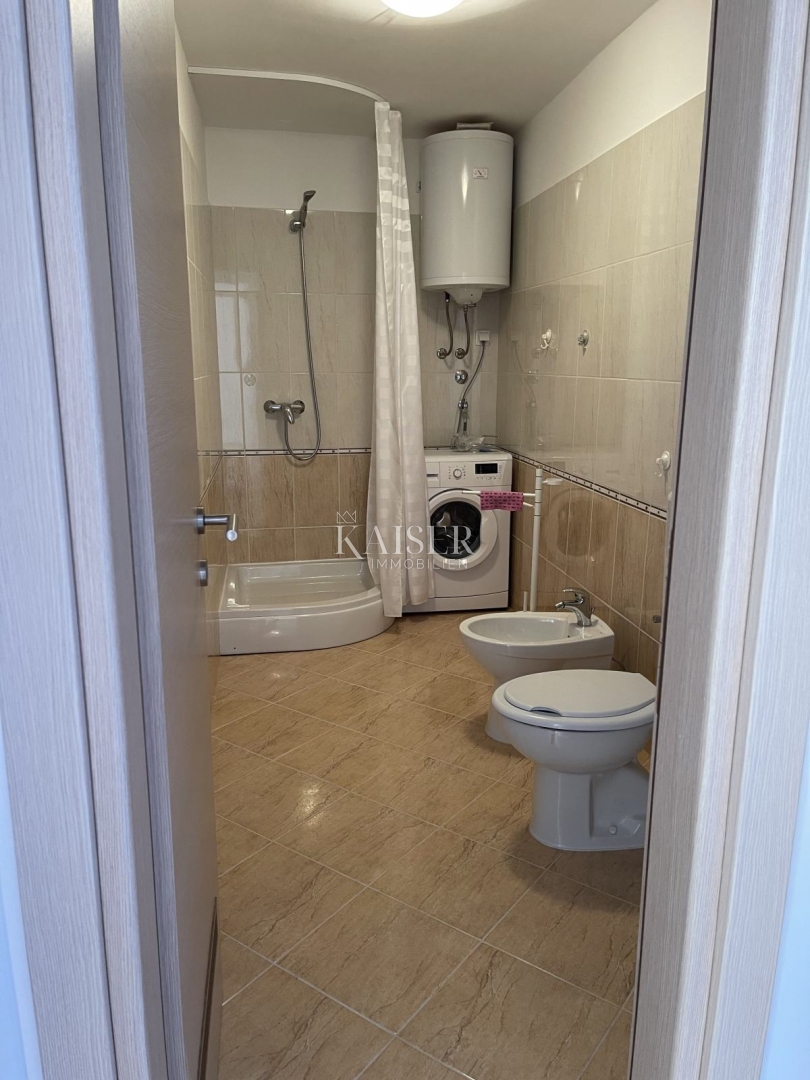 Mali Lošinj, casa storica ristrutturata nel centro, 261 m², 3 piani, giardino