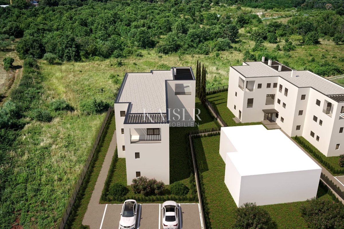 Istria, Parenzo - appartamento al piano terra con tre camere da letto, a 800 m dal mare