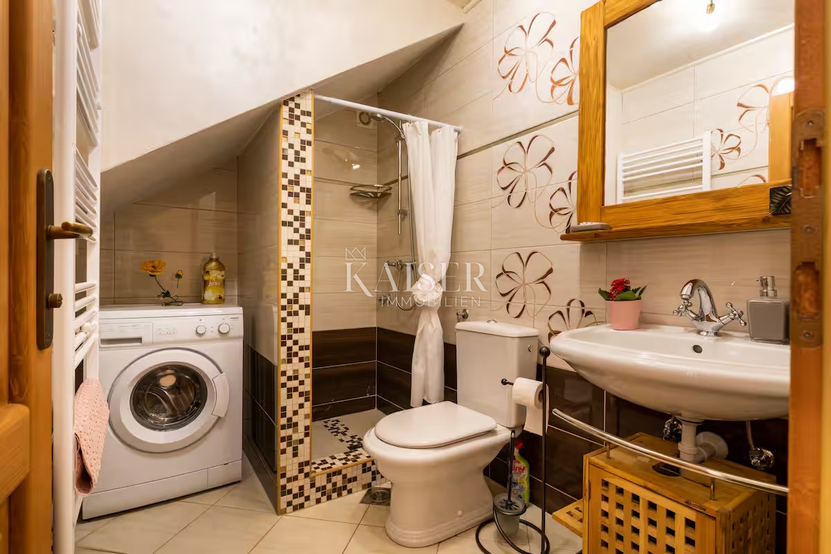 Opatija, Brseč - graziosa casa con splendida vista mare, 120 m2