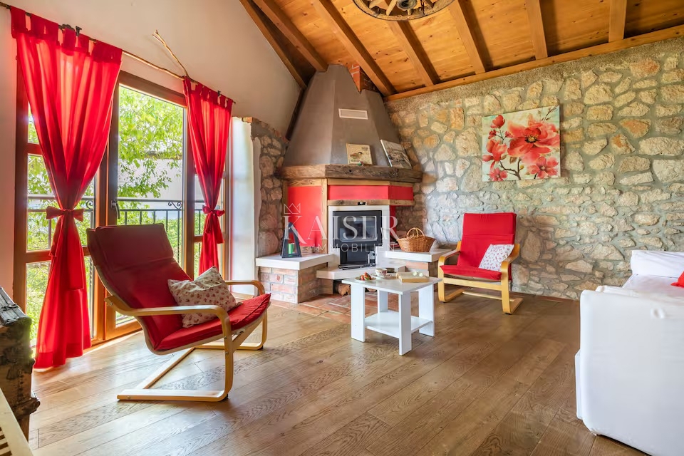 Opatija, Brseč - graziosa casa con splendida vista mare, 120 m2