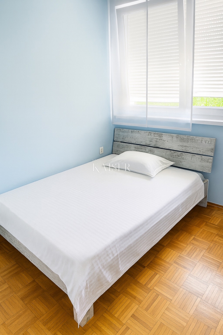 ZaraSpazioso appartamento con tre camere da letto 94,6 m² - Smiljevac, pronto per essere abitato immediatamente (possibilità di permuta)