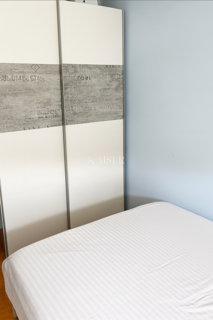 ZaraSpazioso appartamento con tre camere da letto 94,6 m² - Smiljevac, pronto per essere abitato immediatamente (possibilità di permuta)