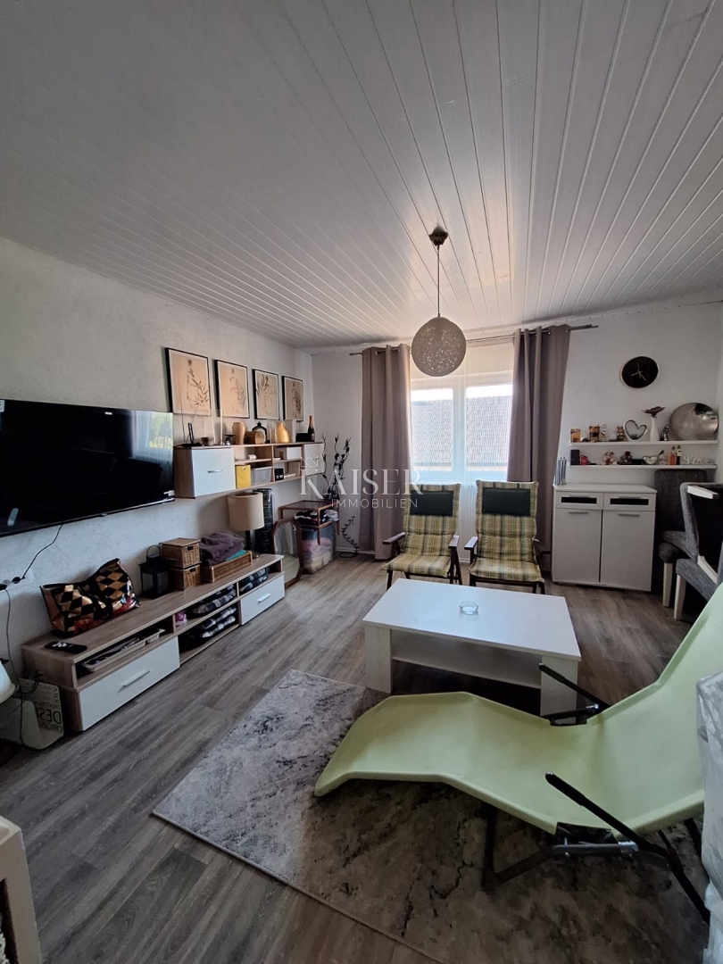 Vrbovsko - casa indipendente con giardino, recentemente ristrutturata