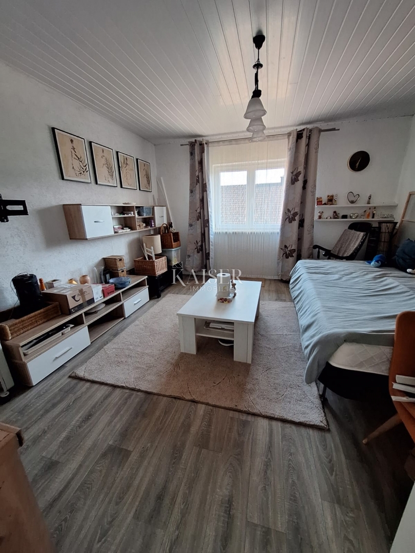 Vrbovsko - casa indipendente con giardino, recentemente ristrutturata