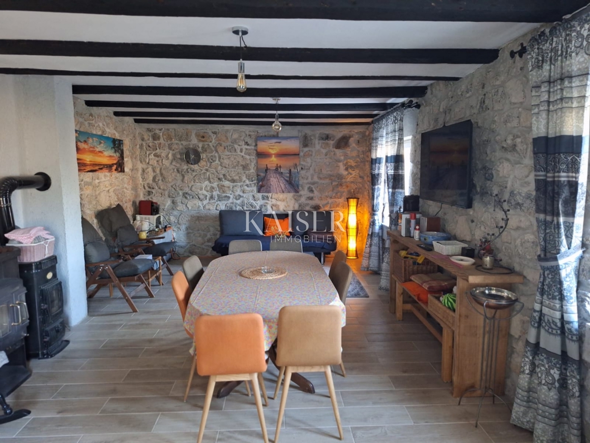 Vrbovsko - casa indipendente con giardino, recentemente ristrutturata