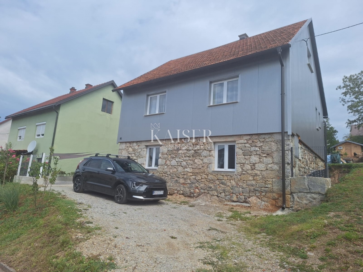 Vrbovsko - casa indipendente con giardino, recentemente ristrutturata