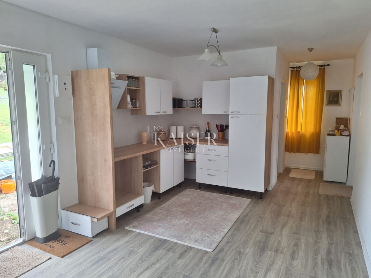 Vrbovsko - casa indipendente con giardino, recentemente ristrutturata