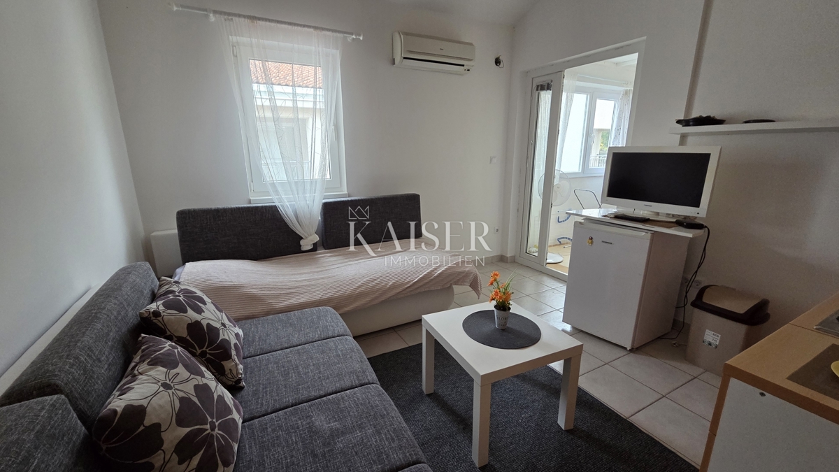 Novi Vinodolski - appartamento, monolocale con camera separata e vista mare