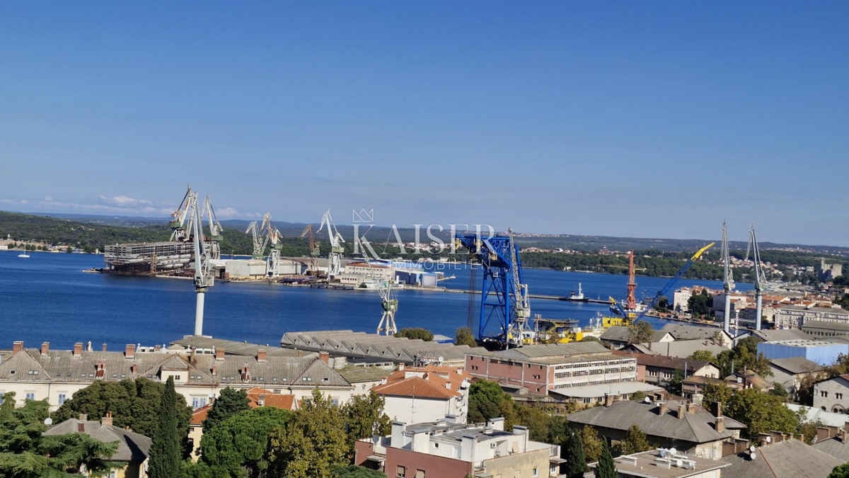 Istria, appartamento con tre camere da letto 