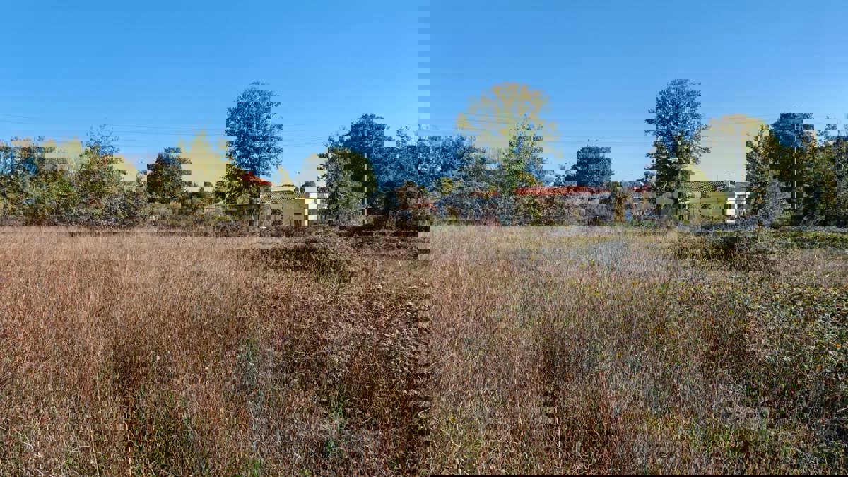 Istria, Pola - terreno edificabile di 810 m² in posizione tranquilla