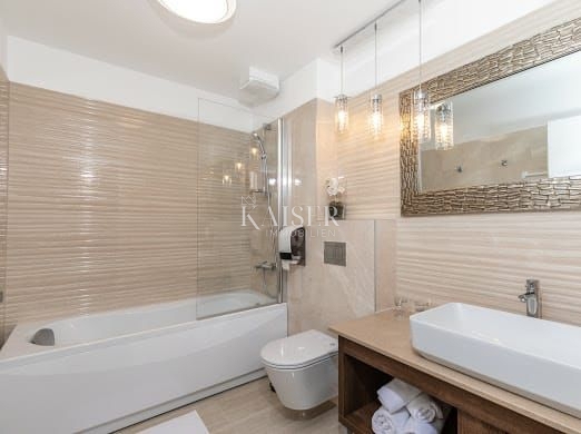 Hotel di lusso di nuova costruzione con ristorante, in posizione privilegiata sul mare, Senj