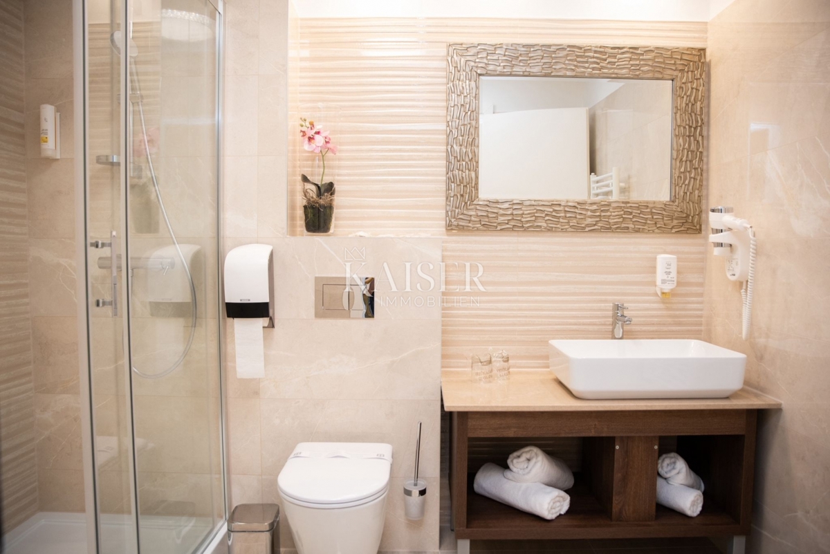 Hotel di lusso di nuova costruzione con ristorante, in posizione privilegiata sul mare, Senj