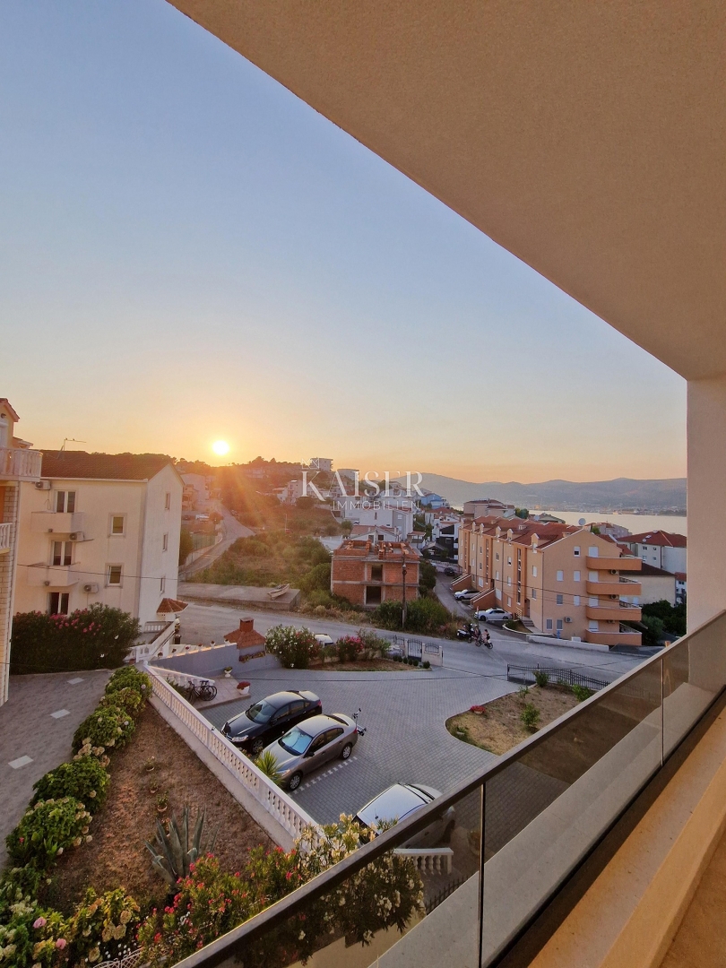 Čiovo, attico di lusso con terrazza sul tetto e vista panoramica sul mare