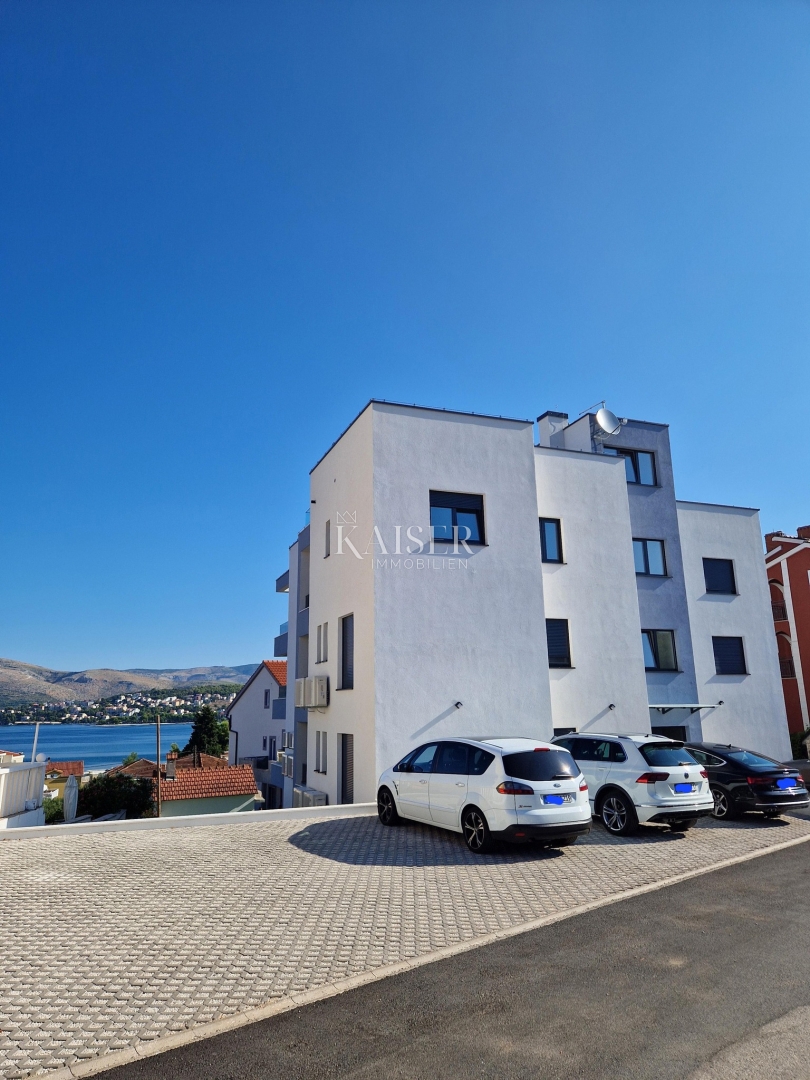 Čiovo, attico di lusso con terrazza sul tetto e vista panoramica sul mare