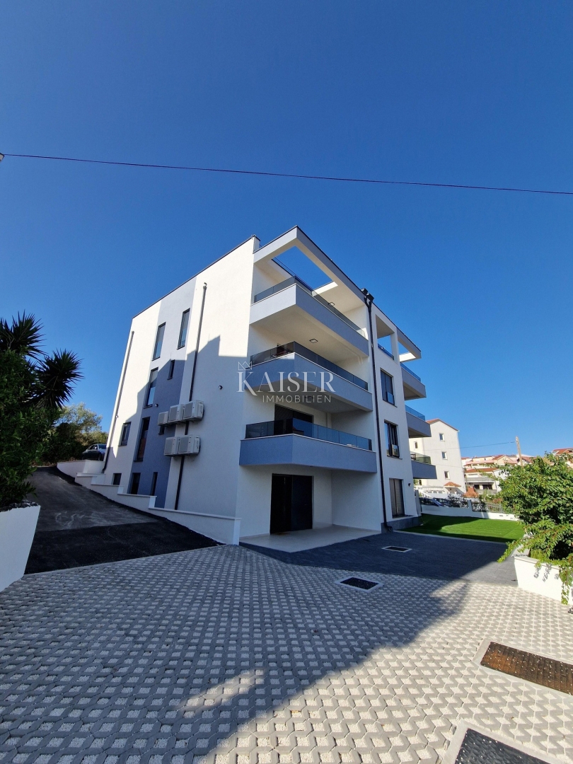 Čiovo, attico di lusso con terrazza sul tetto e vista panoramica sul mare