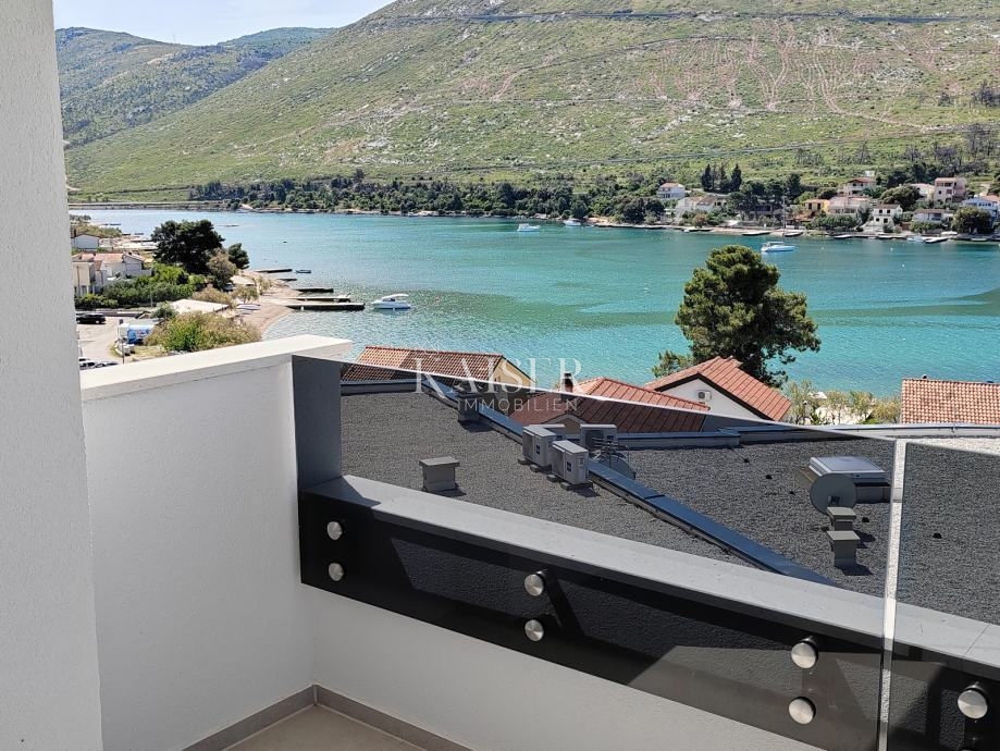 Grebaštica, Sebenico - Spazioso appartamento con tre camere da letto e due grandi logge, a 100 m dal mare