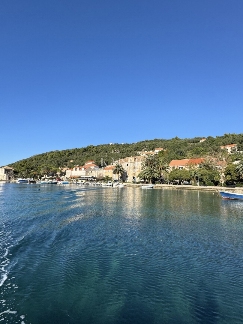 Palazzo storico a Sipanska Luka