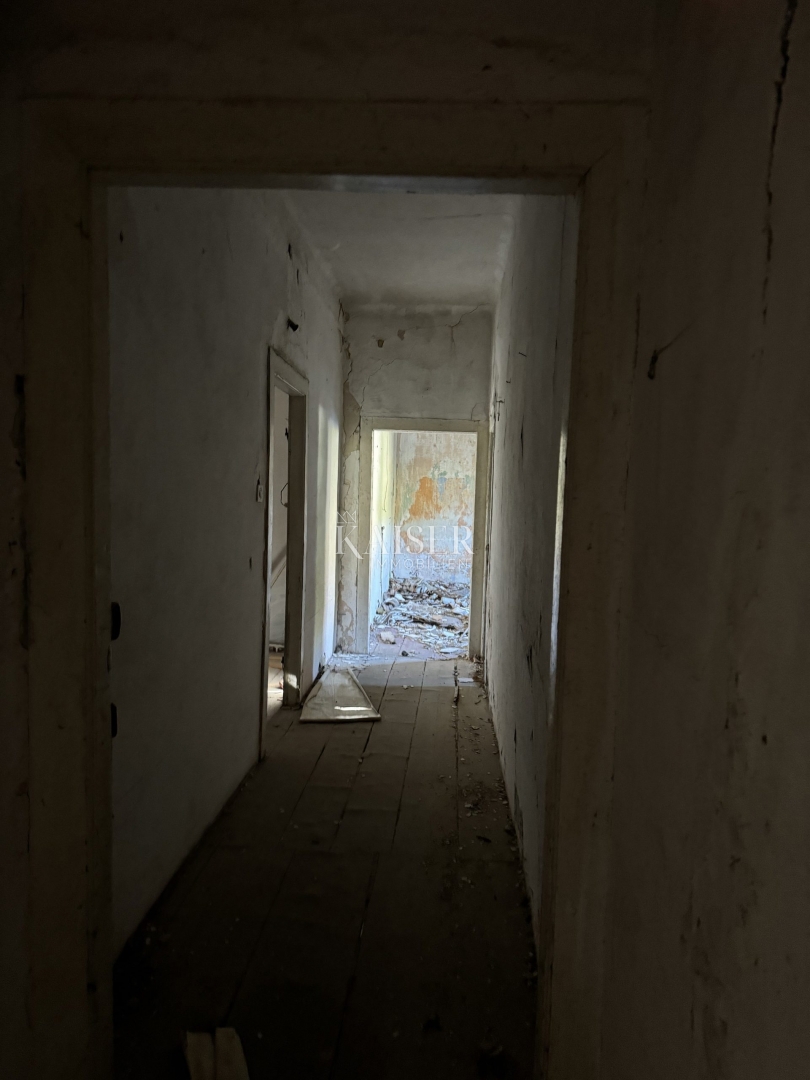 Palazzo storico a Sipanska Luka