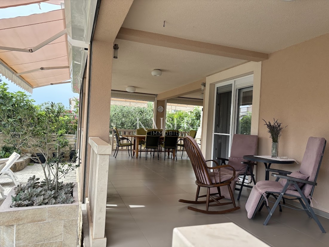 Zara, Vir - bella casa di famiglia 331m2 - 890.000 euro a 300 m dalla spiaggia