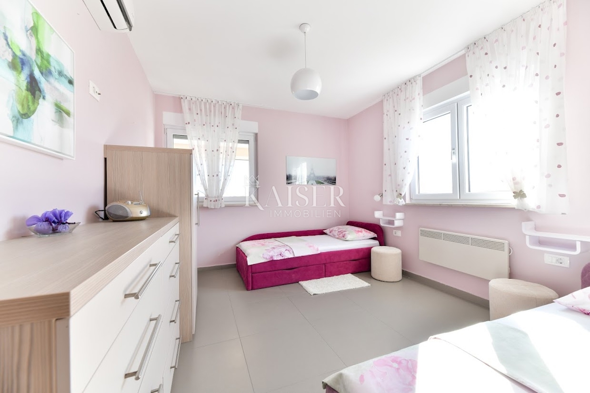 Zara, Vir - bella casa di famiglia 331m2 - 890.000 euro a 300 m dalla spiaggia