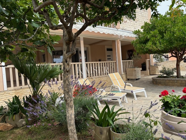 Zara, Vir - bella casa di famiglia 331m2 - 890.000 euro a 300 m dalla spiaggia