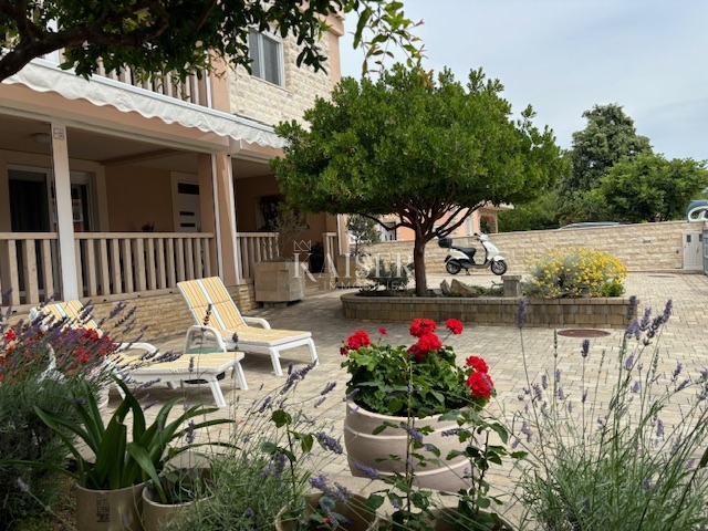 Zara, Vir - bella casa di famiglia 331m2 - 890.000 euro a 300 m dalla spiaggia