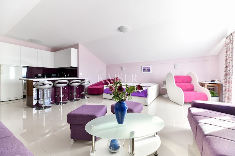 Zara, Vir - bella casa di famiglia 331m2 - 890.000 euro a 300 m dalla spiaggia