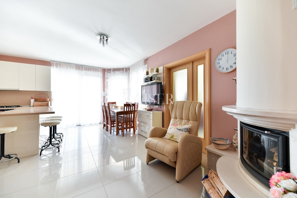 Zara, Vir - bella casa di famiglia 331m2 - 890.000 euro a 300 m dalla spiaggia